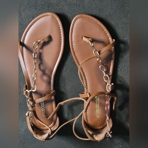 ShoeDazzle Women's Tan & Gold Chain Sandals, size 8.5